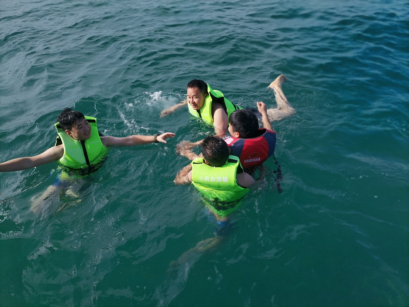 海南三亞【亞龍灣帆船出海，遠(yuǎn)海潛水】